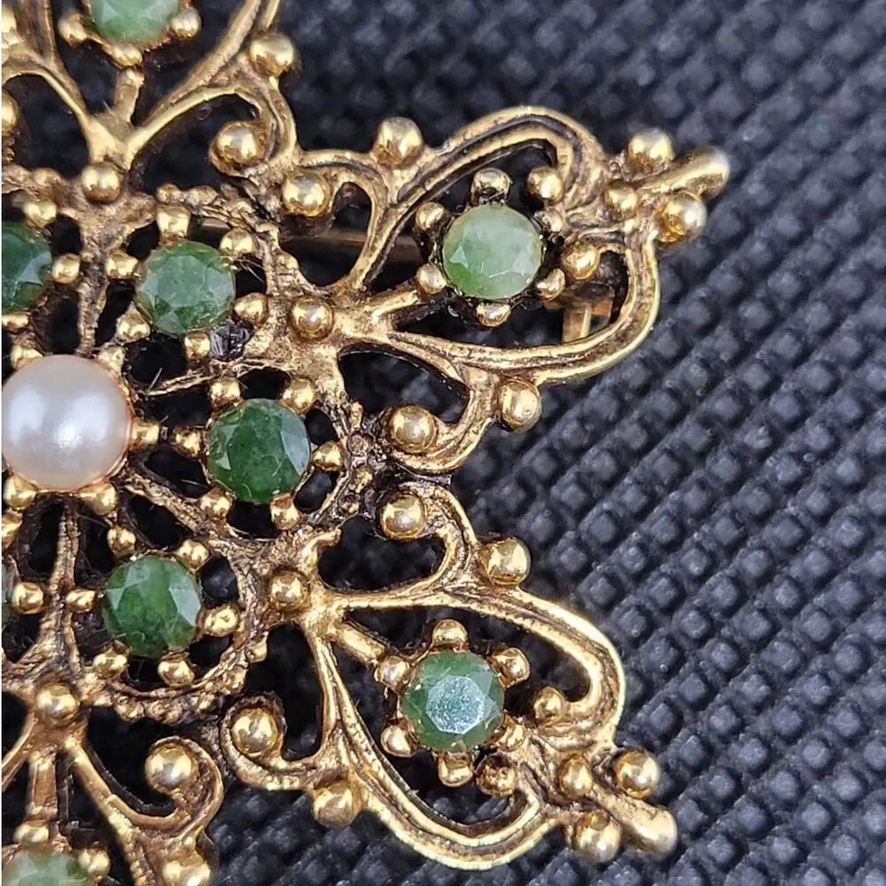 Gold-Plated Vintage Starburst Brooch Faceted Green Stone –‎ Retro Chic Accessory